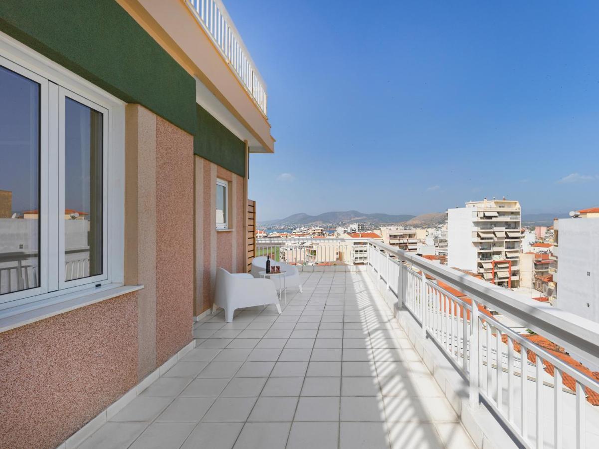 Modern Penthouse Overlooking Halkis Chalkís Esterno foto