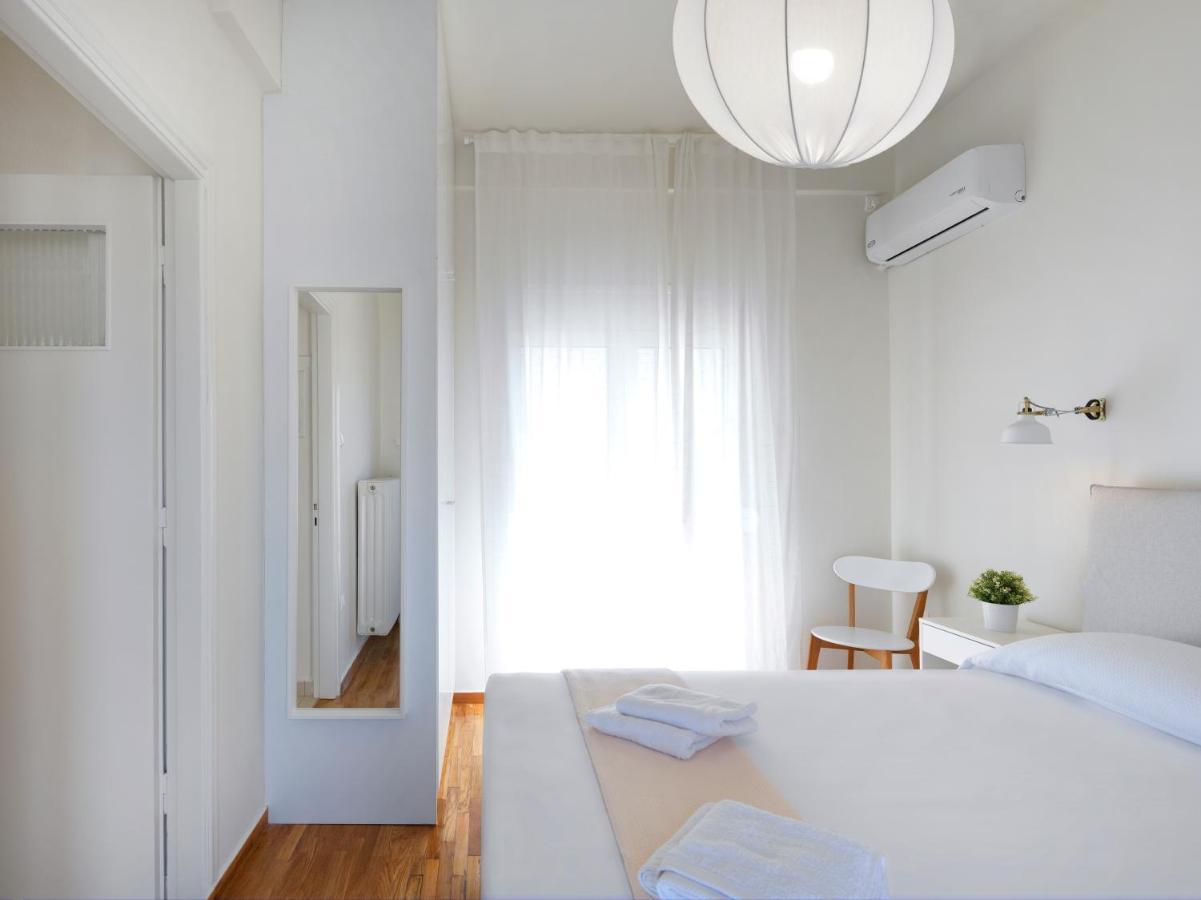 Modern Penthouse Overlooking Halkis Chalkís Esterno foto